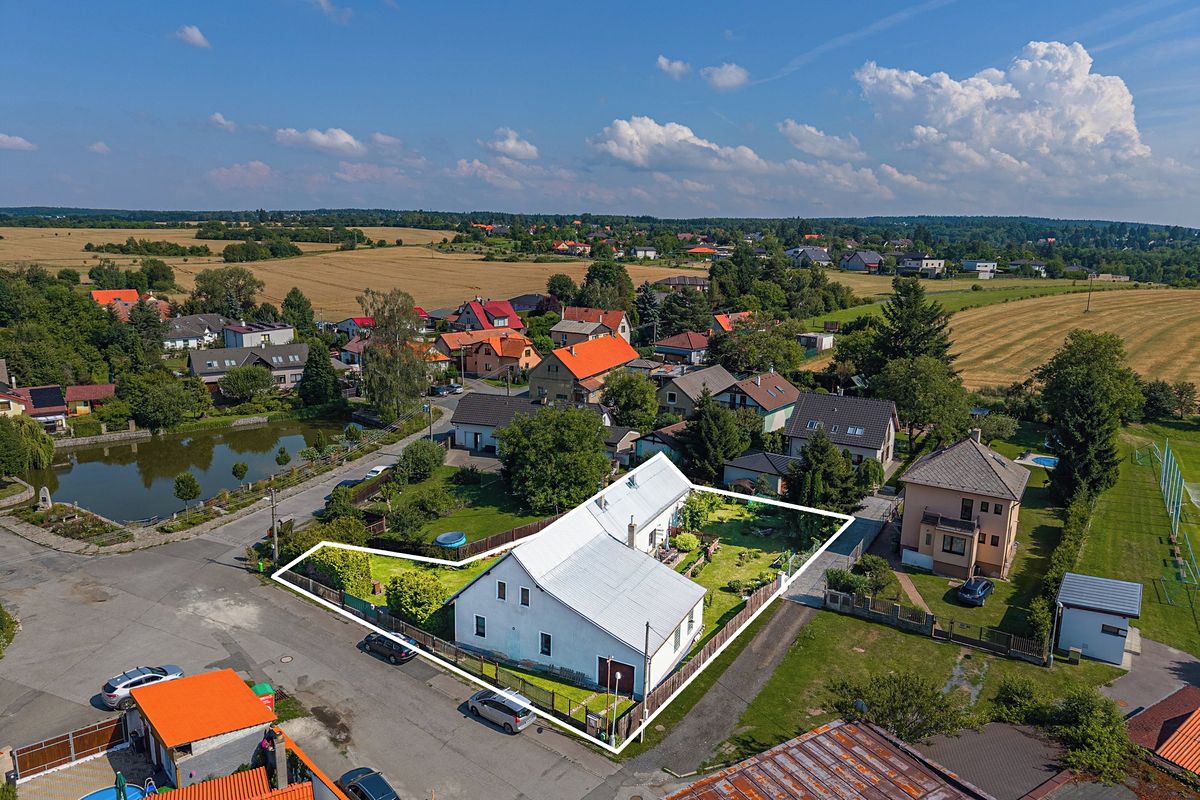 Prodej rodinného domu 225 m², pozemek 1091 m²